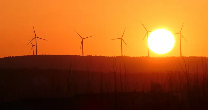 Windpark im Sonnenuntergang