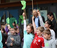 Kleine Klimaschützer 2016: Die Kinder der Sebastian-Kneipp-Schule in Bad Berneck sind voller Eifer beim europaweite "Startschritt" im Landkreis Bayreuth dabei.